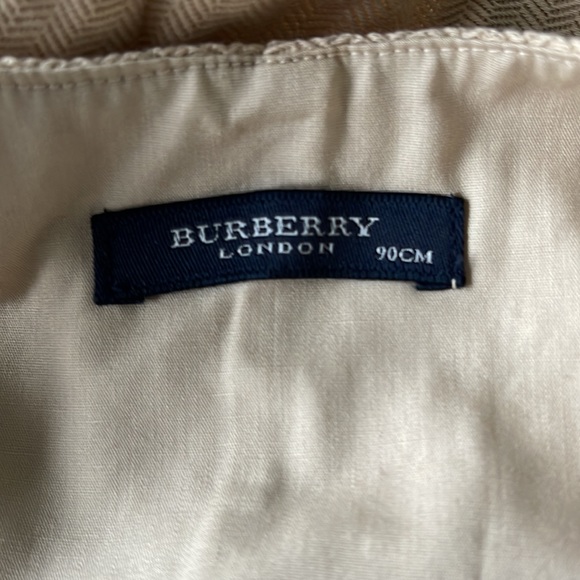 Burberry pant/shirt set. Size 2T - Picture 6 of 7